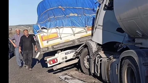 Bozüyük'te Tır Kazası Yaşandı