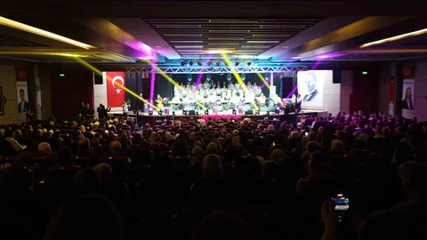 Yunusemre'den Unutulmaz Türk Müziği Konseri