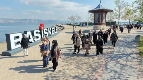 Başiskele'de Kadınlar Yürüyüşte Buluştu