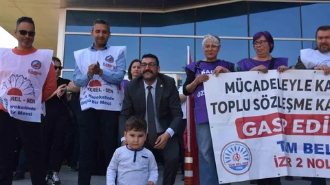 Bayraklı'da Memurların Eylemi Sürüyor