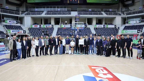 Merkezefendi Basketbol Takımı Eğitime Destek Oldu