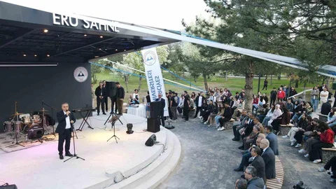 Erciyes Üniversitesi'nde Etkinlik Sahnesi Açıldı