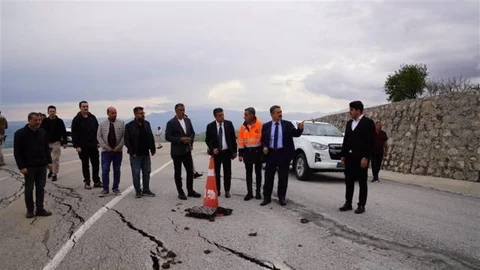 Şırnak’ta Yağış Sonrası Yol Onarımları