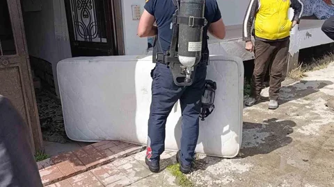 Van'da Ev Yangını Kontrol Altına Alındı