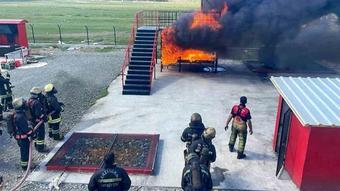 Erzincan'da Uygulamalı İtfaiyecilik Eğitimi