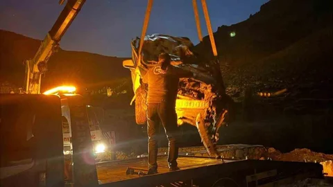Mardin'de Uçuruma Devrilen Araç Kazası