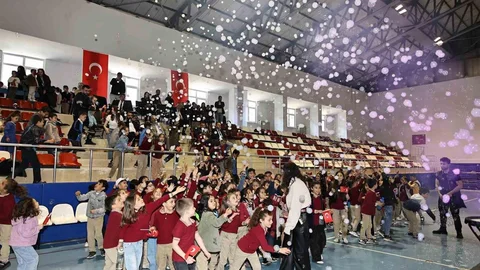 Sivas'ta Çocuklar Geleneksel Oyunlarla Eğlendi