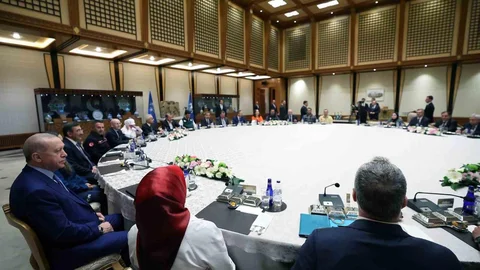 Cumhurbaşkanı Erdoğan İşçi Temsilcileriyle Bir Araya Geldi