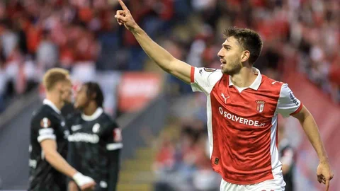 Nottingham Forest, Aston Villa'yı Yendi