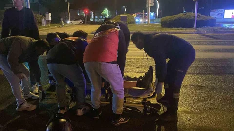 Bolu'da Motosiklet ve Otomobil Çarpıştı