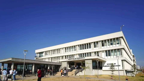 Adana'da Yabancı Diller Yüksekokulu Akredite Edildi