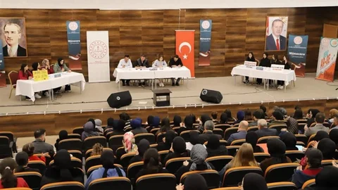 Bayburt'ta Liseler Arası Münazara Yarışması