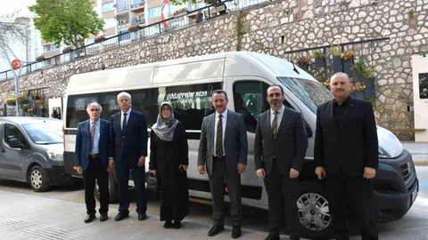 Bilecik’te Hafızlık Kurslarına Minibüs Desteği