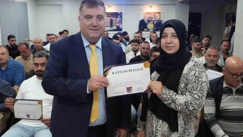 İzmir Taksicilerine Eğitim Desteği