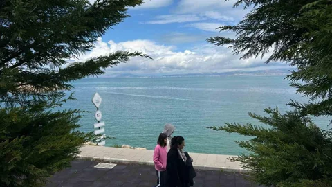 Van Gölü'nde Yağış Bereketi