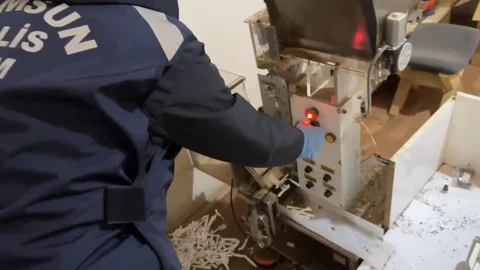 Samsun'da Kaçak Sigara İmalathanesi Baskını