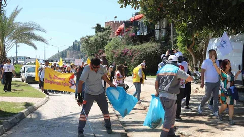 Antalya'da 1 Mayıs Kutlamaları Yapıldı