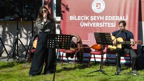 Gölpazarı'nda Coşkulu Kampüs Konseri