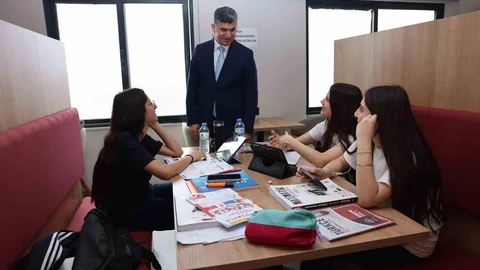 Akdeniz'de Yeni Kütüphane Açıldı