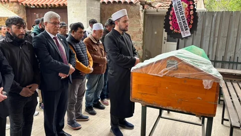 Edirne'de Tüfekle Vurulan Genç Kız Defnedildi