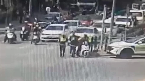 Kuryeyi Polis Kurtardı