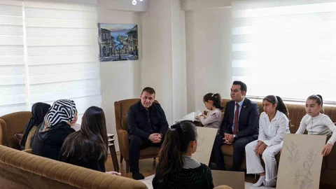 Bilecik'te Vali Sözer Çocuklarla Buluştu