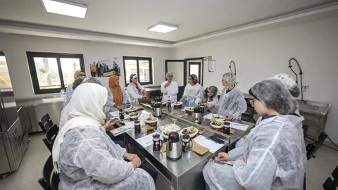 Mersin'de Kadınlara Bitki Çayı Eğitimi
