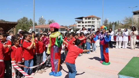 Öğrenciler Bilim Şenliği'nde Buluştu