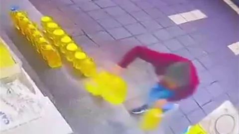 Kaşla Göz Arasında Yağ Çaldı