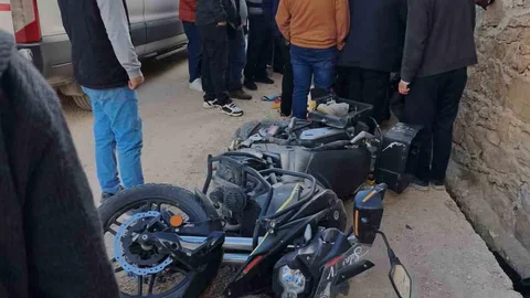 Sarıveliler'de Motosiklet Kazası Meydana Geldi