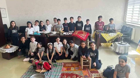 GKV Öğrencilerinin Zamanda Yolculuk Sergisi Gaziantep'te Açıldı