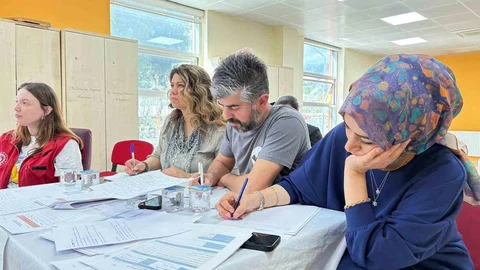 Menteşe'de Gençler Münazara Yarışmasında Buluştu