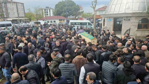 Tekirdağ’da Otobüs Kazasında Hayatını Kaybeden Elif Defnedildi