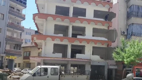 Denizli'de Yıkım Çalışması Açıklaması