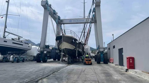 Denizdeki Son Motoryat Enkazı Kaldırıldı