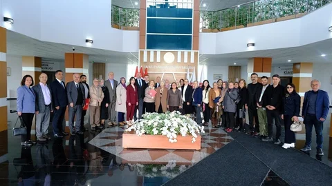 Müjgan Üçer Kütüphanesini Üniversiteye Bağışladı