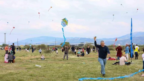 Aydın'da Uçurtma Şenliği Renkli Anlara Sahne Oldu