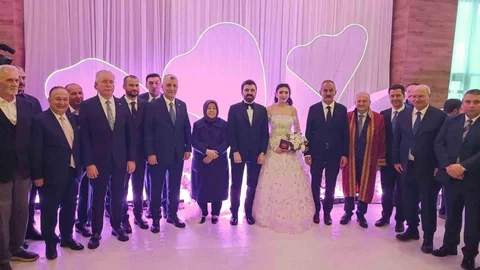 Siyaset ve İş Dünyası Düğünde Buluştu