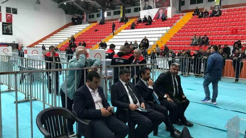 Eren Alp Kars'ta Yeniden Başkan Seçildi