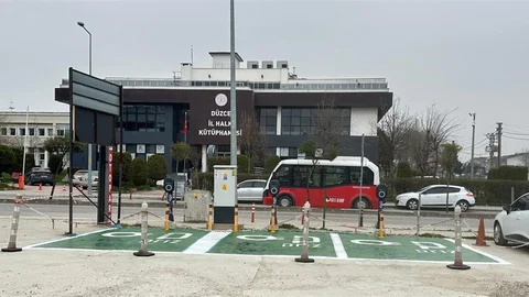 Düzce'de Elektrikli Araç Şarj İstasyonları Kuruldu