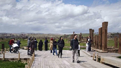 Bitlis'te İslam Mezarlığında Ziyaretçi Artışı
