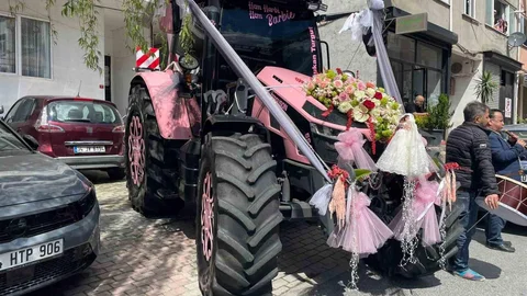 Sivas’tan Pembe Traktörle Gelin Almaya Gitti