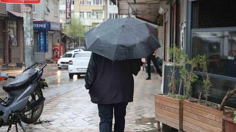 Elazığ’da Sağanak Yağış Başladı