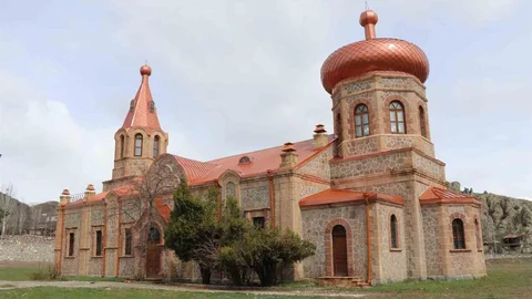 Oltu'da Tarihi Rus Kilisesi Yenileniyor