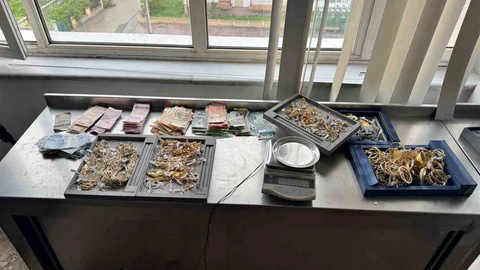 Konya'da Kuyumcu Soygunu Gerçekleştiren Şüphelilerden İkisi Yakalandı