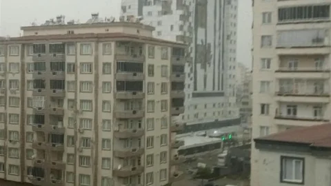 Gaziantep'te Sağanak ve Fırtına Zarar Verdi