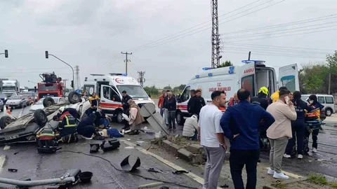 Aydın'da Takla Atan Araçta 5 Yaralı