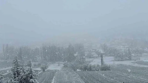 Burdur'un Yüksek Kesimlerinde Kar Yağışı
