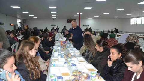Hıdırellez Şenliklerinde Yüzlerce Kişiye İkram Yapıldı
