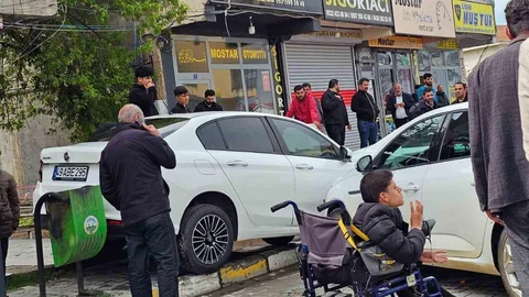 Muş'ta İki Araç Çarpıştı
